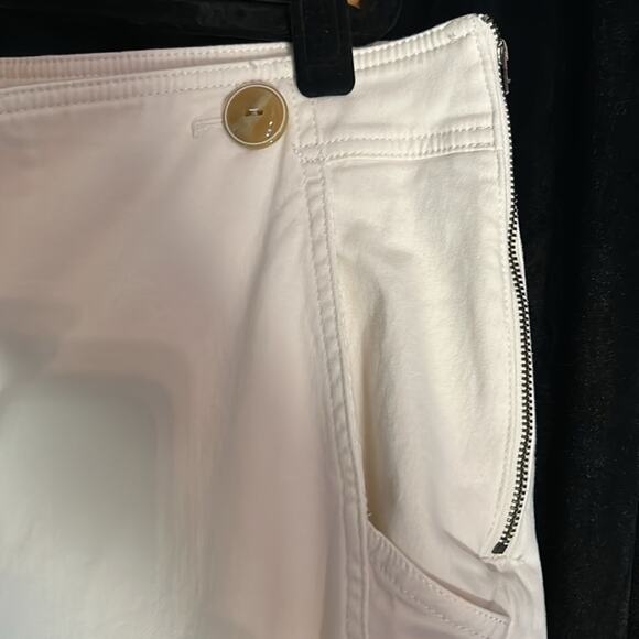 Maeve by Anthropologie Plus Size Collette Cropped Pants
20 - Picture 3 of 5